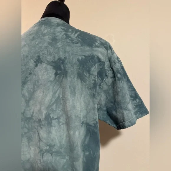 Preloved The Mountain Blue And Gold Macaws Green Classic T-Shirt size large - Picture 8 of 11